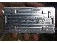 Imagem da notícia "Um exército de máquinas CNC para usinar o iPhone"