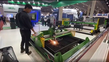 Imagem da notícia "White Martins apresenta robô colaborativo na Feimec"