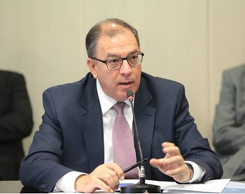 Imagem da notícia "Por quê a indústria vem perdendo espaço no PIB?"