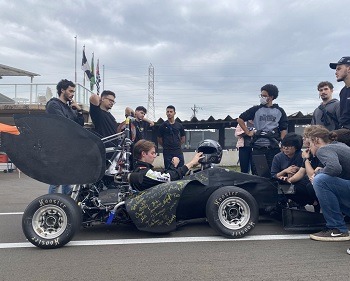 Imagem da notícia "Universitários constroem veículos Baja movidos a hidrogênio"