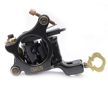 Imagem da notícia "Fabricante de máquinas de tatuagem investe em usinagem"