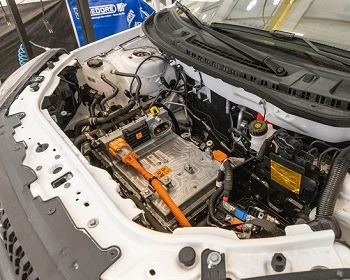 Imagem da notícia "Stellantis-Senai: parceria na conversão elétrica de veículos"