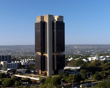 Imagem da notícia "Para a CNI, Selic em 13,75% desacelera excessivamente a economia"