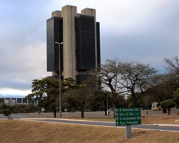 Imagem da notícia "BC não atende indústria (e governo) e mantém taxa de juros"