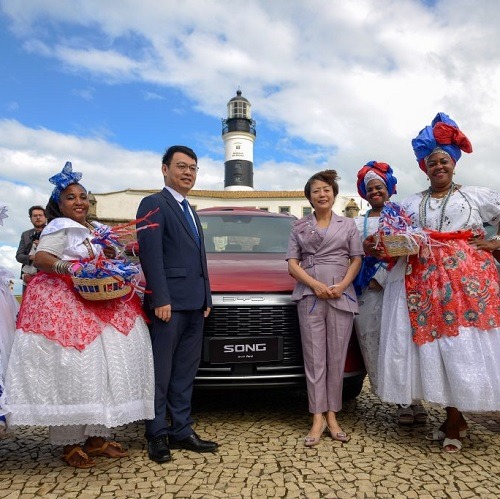Imagem da notícia "Ford emperra, mas BYD investirá em três fábricas na Bahia"