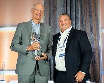 Imagem da notícia "Grob Brasil recebe prêmio "Supplier of The Year" da Navistar"