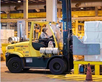 Imagem da notícia "Empresários industriais começam 2024 com mais otimismo"