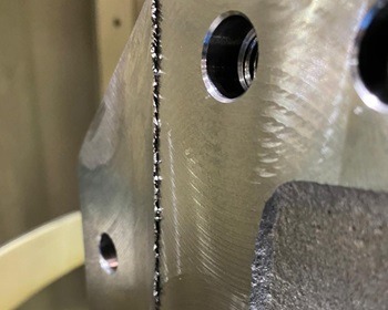 Imagem da notícia "Como evitar a formação de rebarbas no fresamento com insertos"