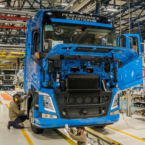 Imagem da notícia "Produção de caminhões mostra recuperação no 1º trimestre"