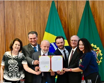 Imagem da notícia "Governo sanciona lei que institui a depreciação acelerada"