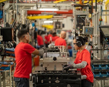 Imagem da notícia "Produção industrial apresentou avanço atípico em abril"