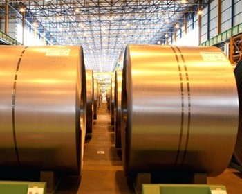 Imagem da notícia "Setor siderúrgico investirá R$ 100 bilhões no Brasil até 2028"