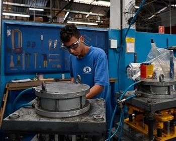 Imagem da notícia "Produtividade na indústria cai e interrompe ciclo de alta"