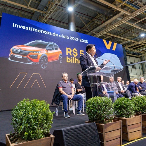 Imagem da notícia "Renault confirma investimentos em visita do presidente"