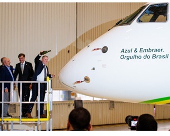 Imagem da notícia "BNDES financia compra de 10 jatos da Embraer para a Azul"