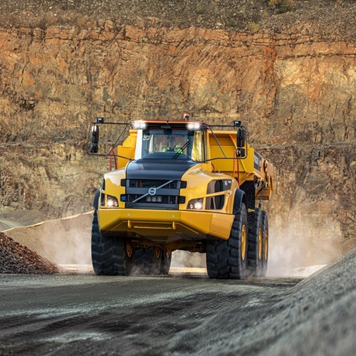 Imagem da notícia "Volvo CE investe na nacionalização de caminhão articulado"