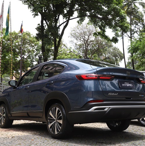 Imagem da notícia "Fiat apresenta os primeiros híbridos-flex desenvolvidos no Brasil"