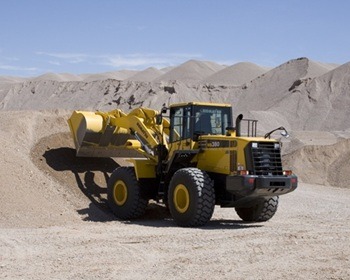 Imagem da notícia "Komatsu nacionaliza a carregadeira de rodas WA380-6"