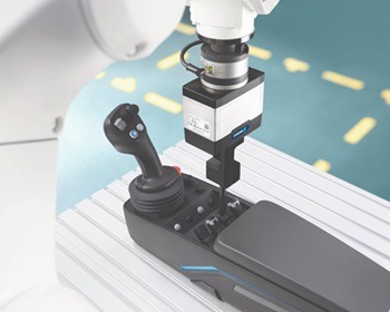 Imagem da notícia "Novo sensor Schunk FTS de 6 eixos redefine o tato dos robôs"