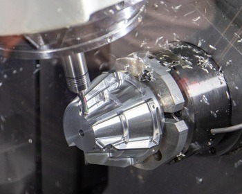 Imagem da notícia "Demonstrações ao vivo do hyperMill fizeram sucesso na EMO"