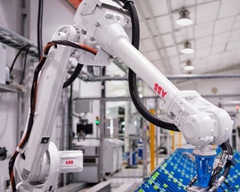 Imagem da notícia "ABB vende divisão de robôs para empresa japonesa"