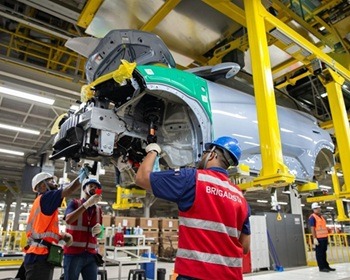 Imagem da notícia "BYD abre 2º turno e amplia a produção em Camaçari"