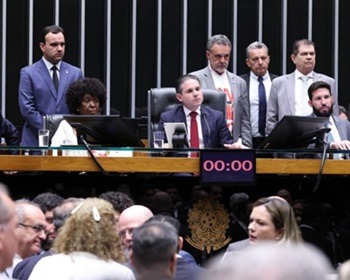 Imagem da notícia "Fim da escala 6 x 1 trará custo de12,7% ao setor, diz Abimaq"