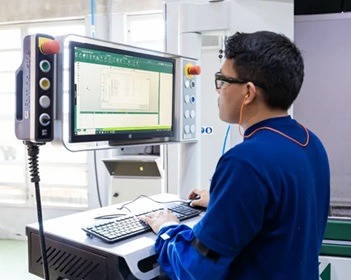 Imagem da notícia "Parceria Senai-WEG amplia eficiência de máquinas CNC"